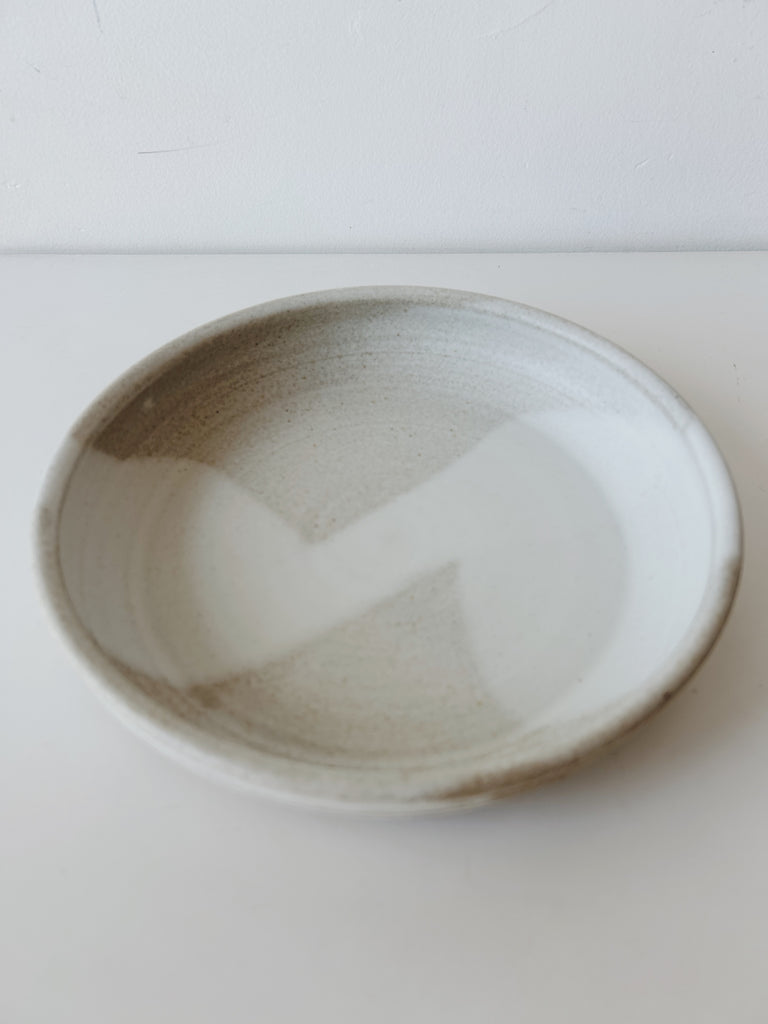 Colleen Hennessey - Shallow Dinner Bowl, Matte White / Grey, C