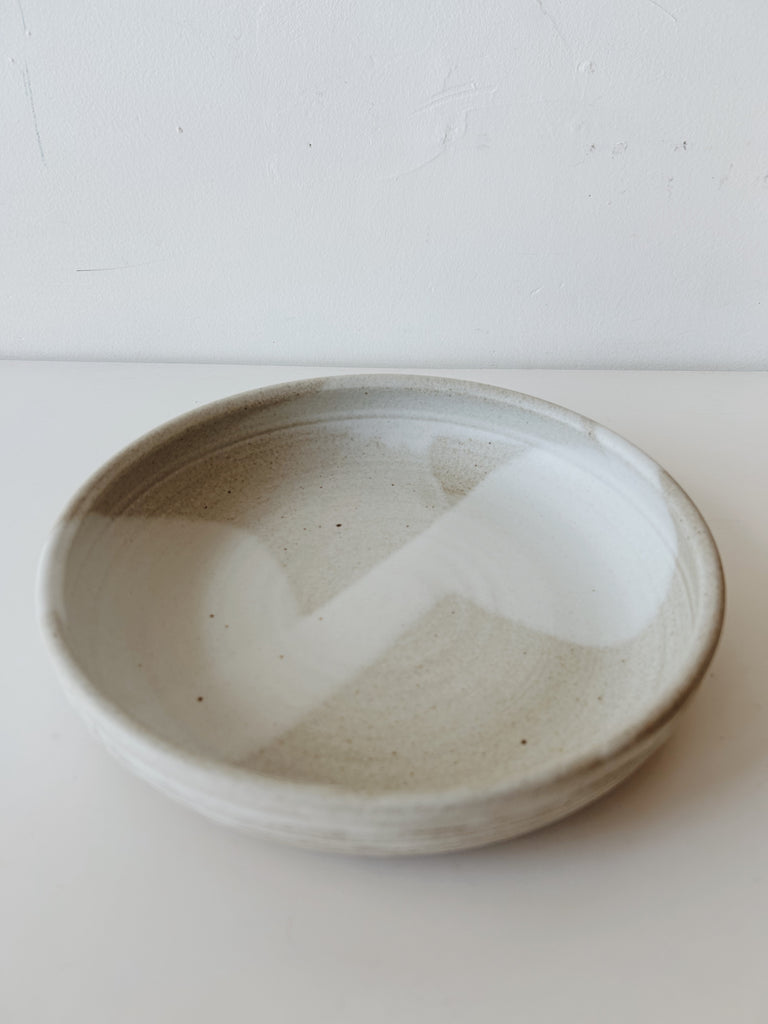 Colleen Hennessey - Shallow Dinner Bowl, Matte White / Grey, H