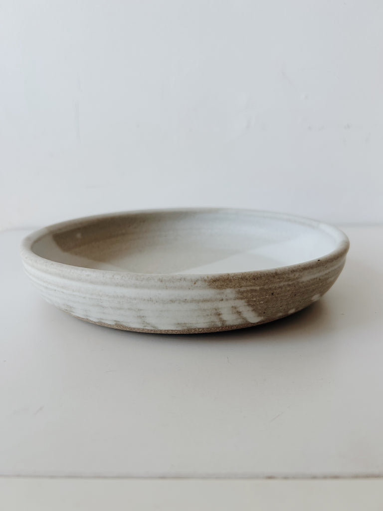 Colleen Hennessey - Shallow Dinner Bowl, Matte White / Grey, C