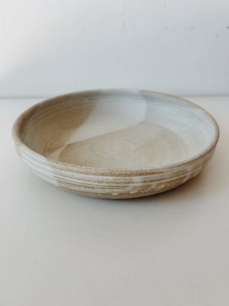 Colleen Hennessey - Shallow Dinner Bowl, Matte White / Grey, D