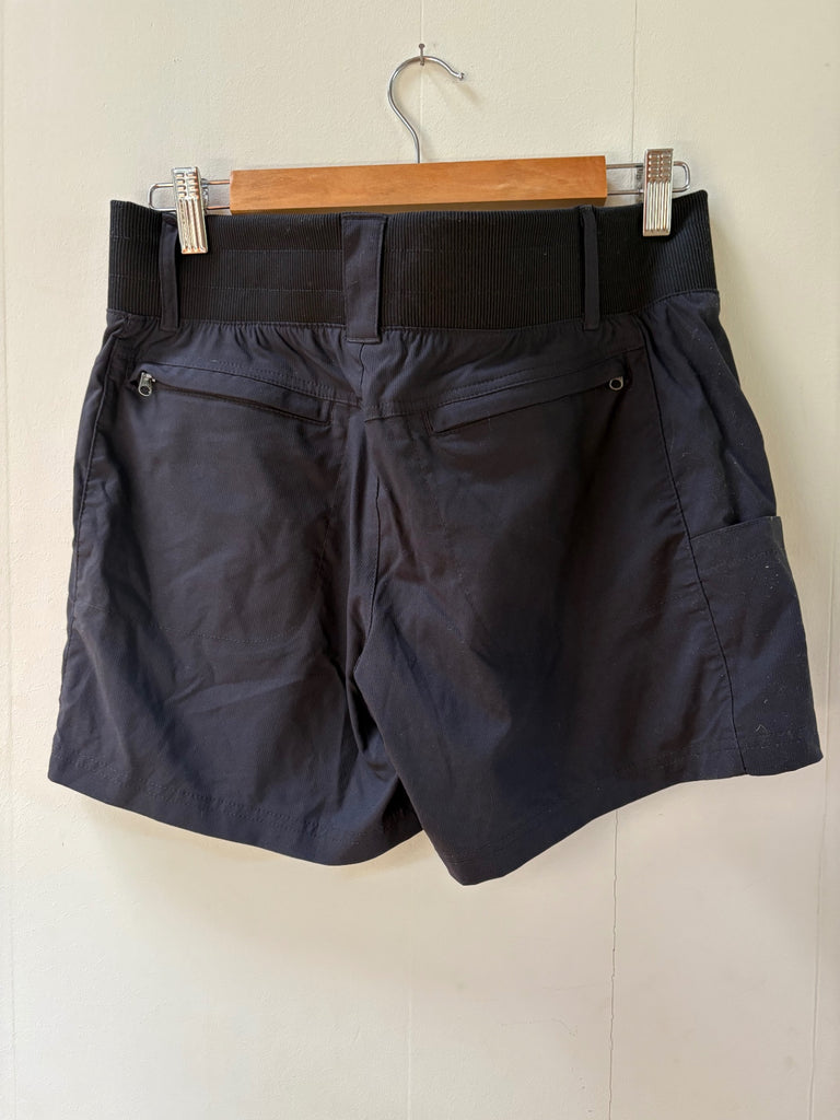 LOOP - Title Nine Shorts, Size 6 (#42)