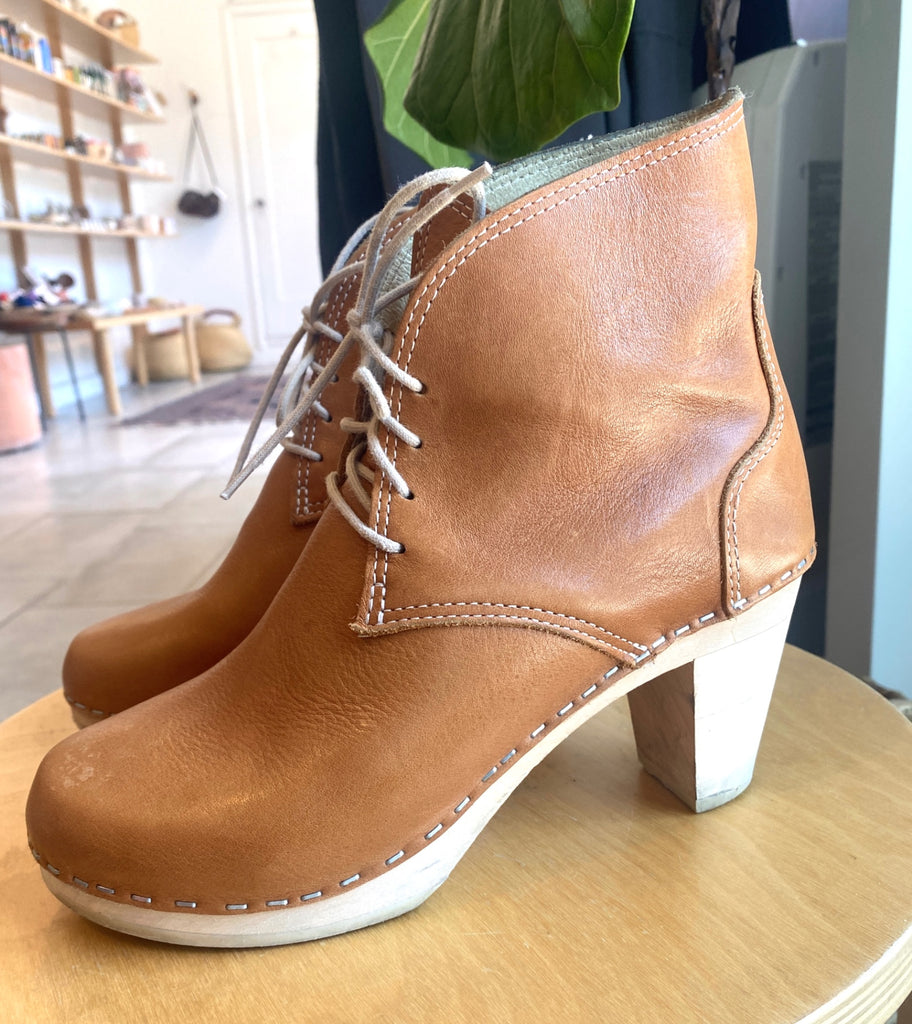 LOOP - Maguba Lace-Up Clog Booties, Sz 37 (#124)