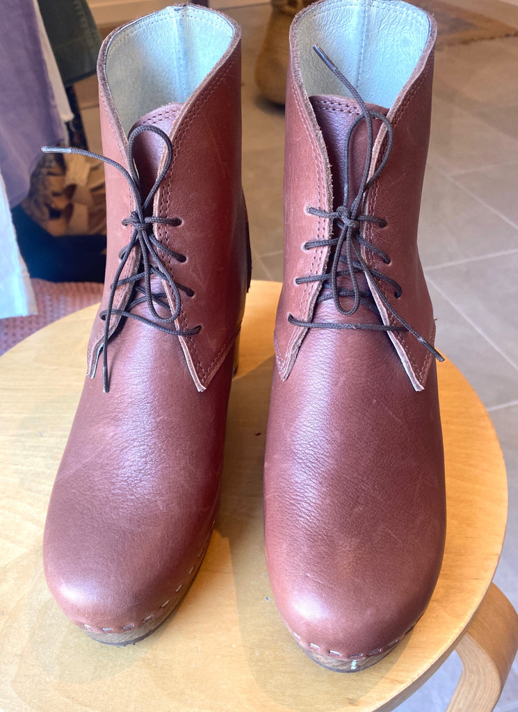 LOOP - Maguba Lace-Up Clog Booties, Sz 38 (#124)