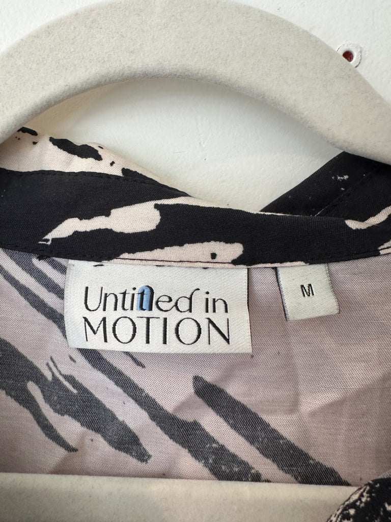 LOOP - Untitled In Motion Button Down Shirt, Size M (#190)