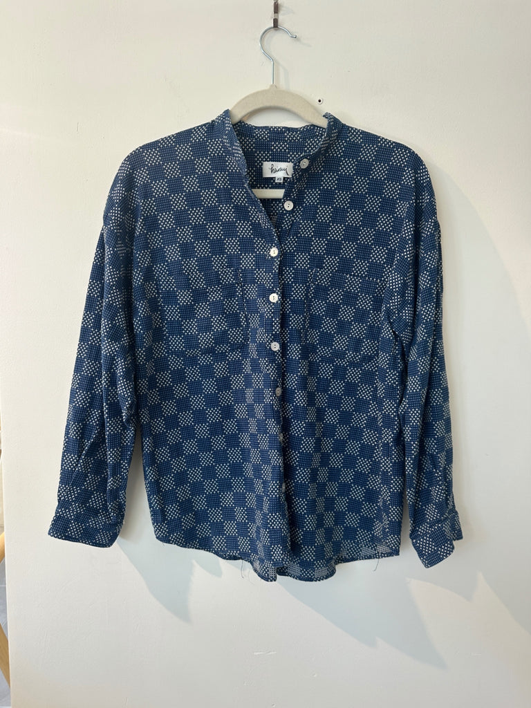 LOOP - Heinui Button Down Longsleeve , Size XS (#325)