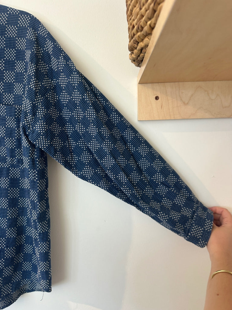 LOOP - Heinui Button Down Longsleeve , Size XS (#325)