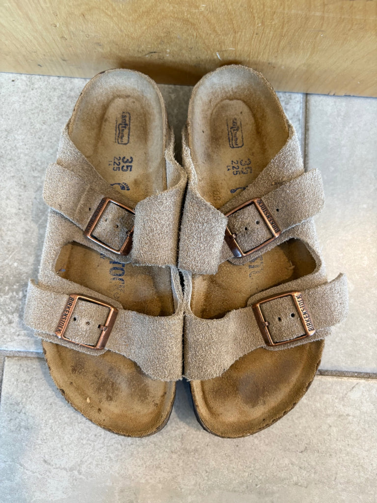 LOOP- Birkenstocks, Size 35 (#281)
