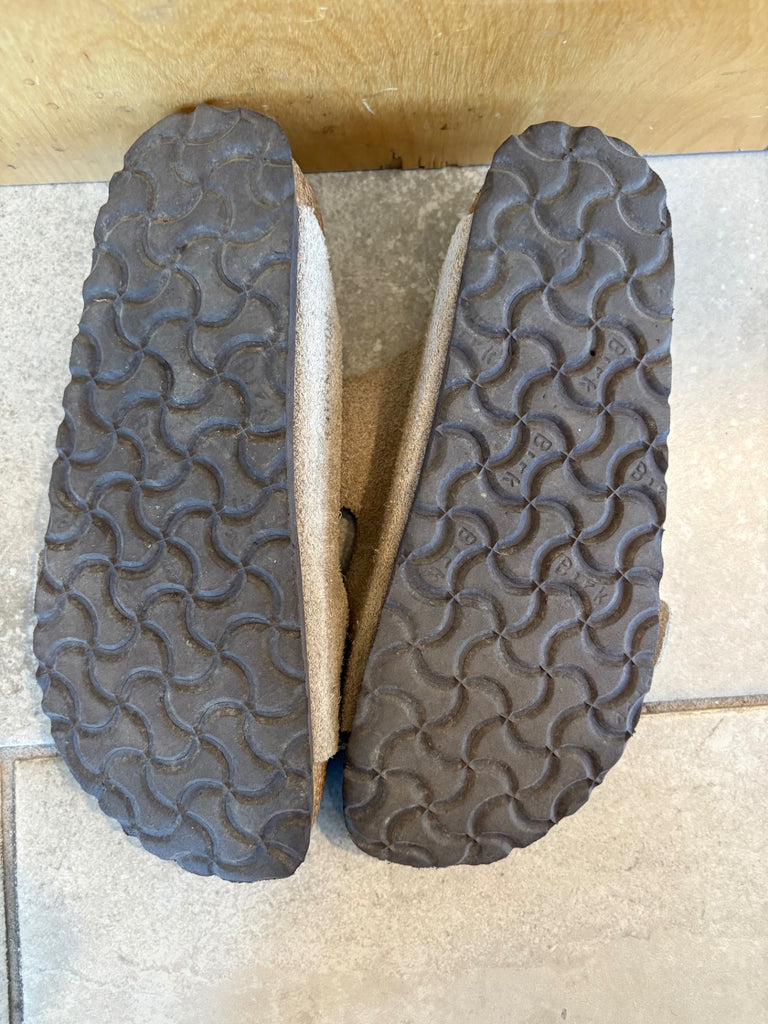 LOOP- Birkenstocks, Size 35 (#281)