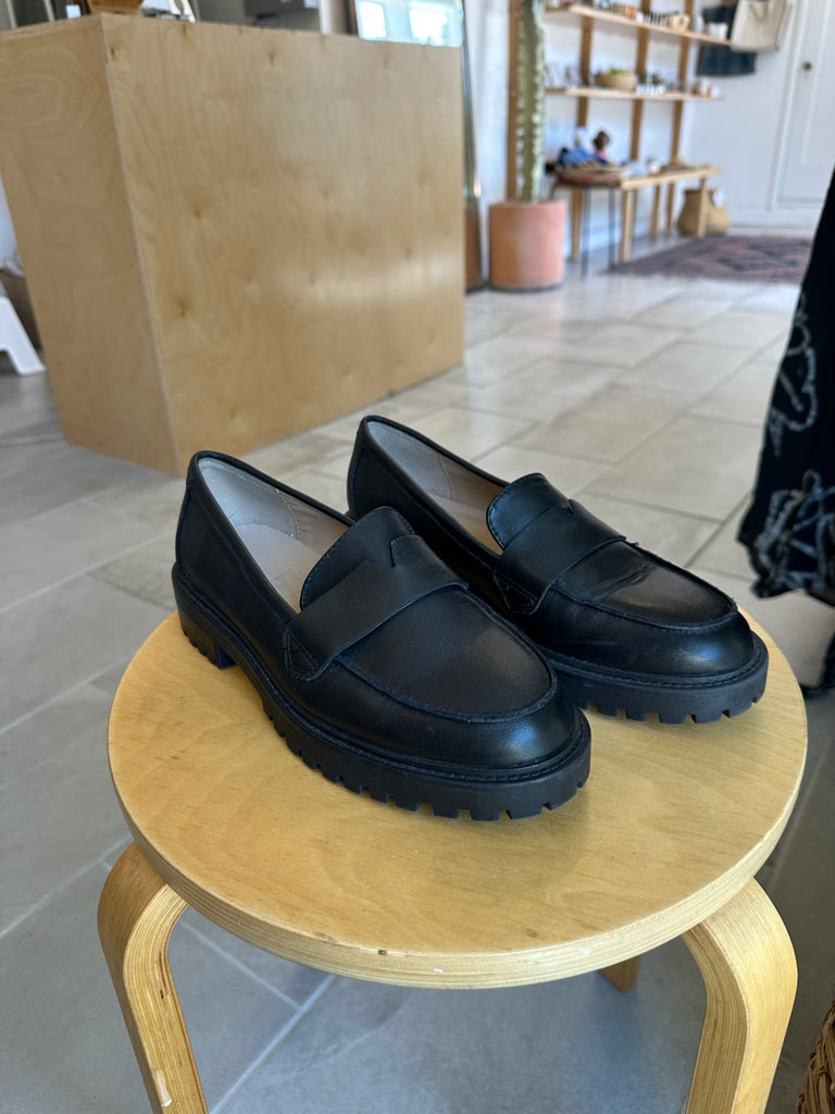 LOOP - Banana Republic Loafers, Size 7.5 (#41)