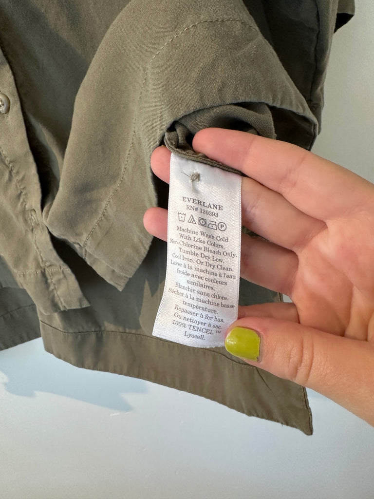 LOOP - Everlane Boxy Button Down Top, Size XS (#437)