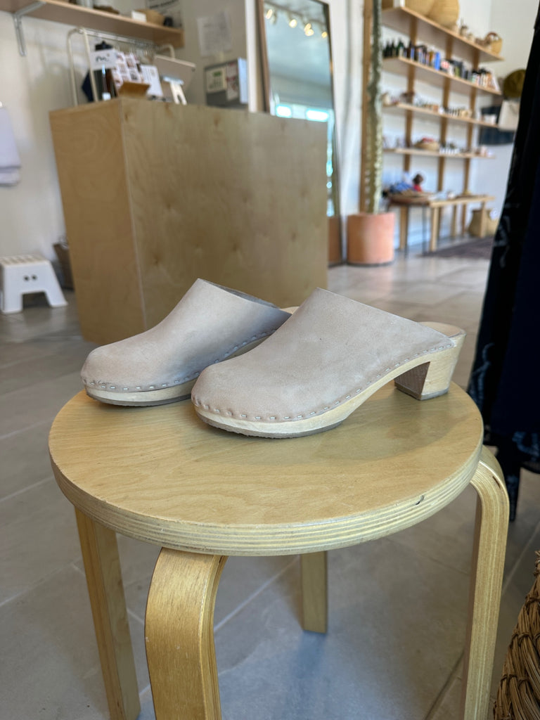 LOOP - Bryr Backless Clogs, Size 36 (#437)