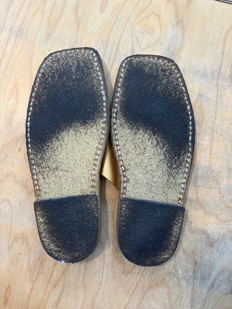 LOOP - hint hint sandals, Size 9 (#53)