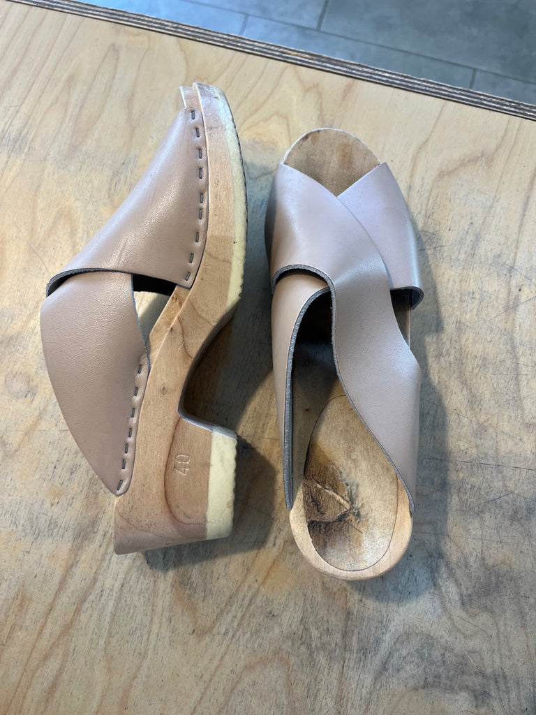 LOOP- Sven Clogs, Size 40 (#53)