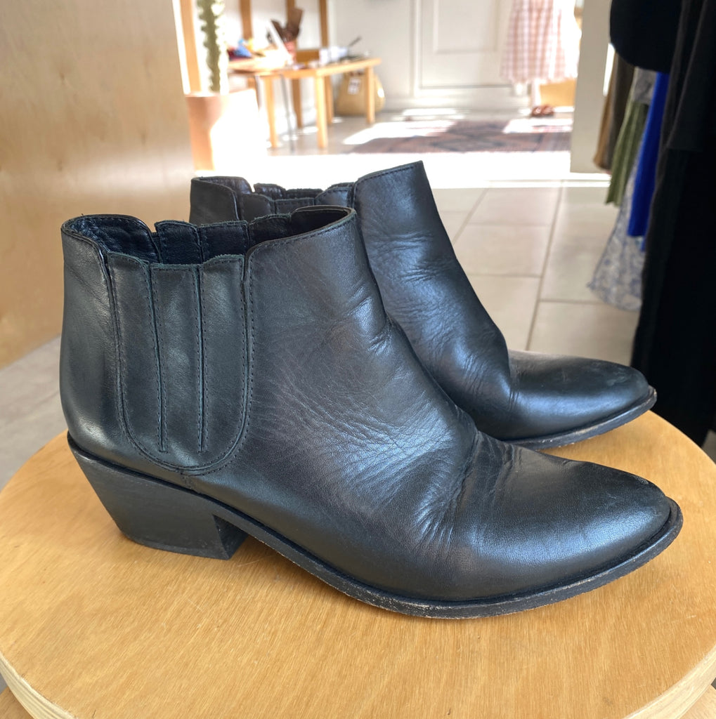 LOOP - Joie Barlow Leather Bootie, Sz 6.5 (#248)