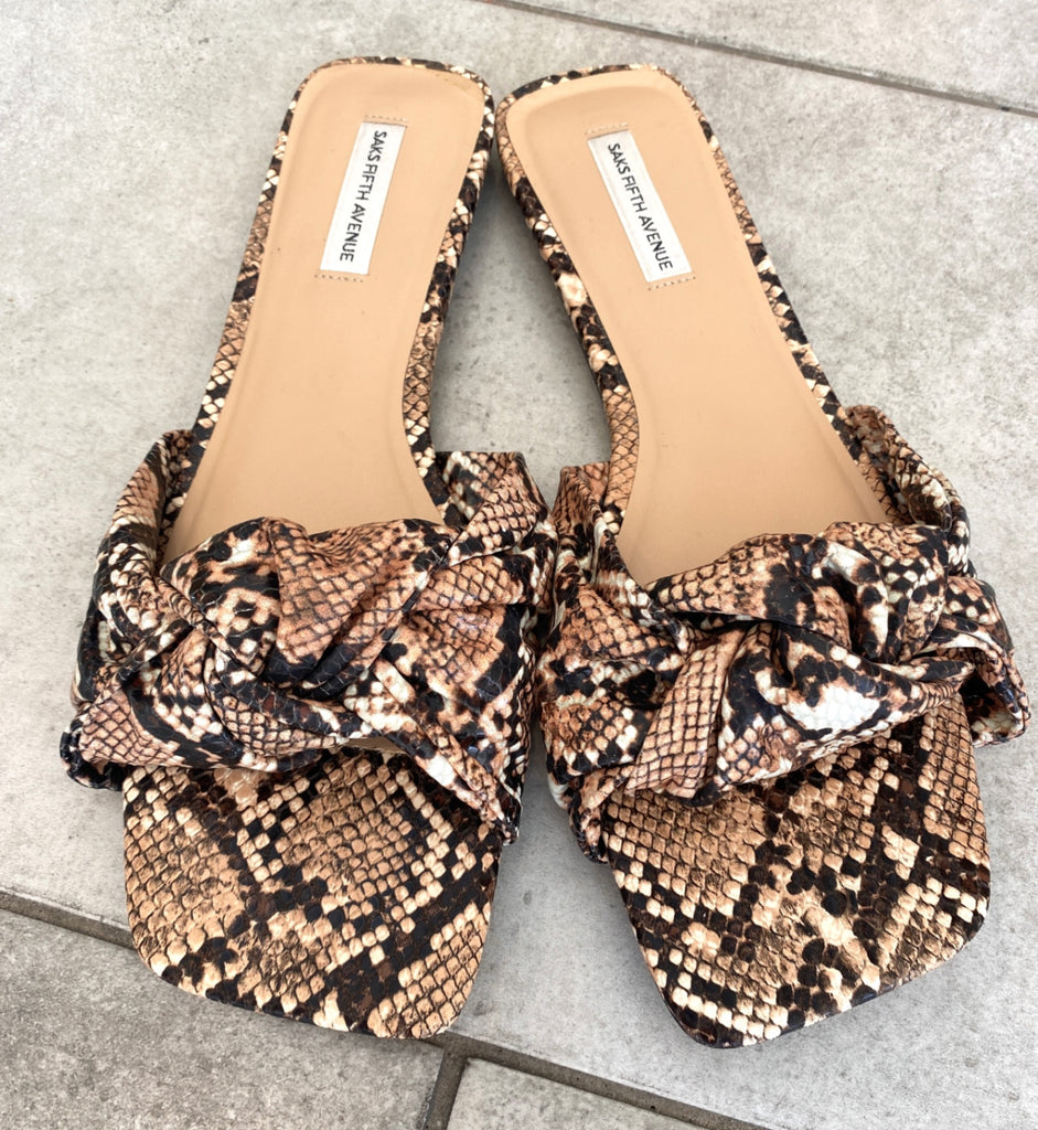 LOOP - Saks 5th Avenue Slides, Sz 9 (#454)
