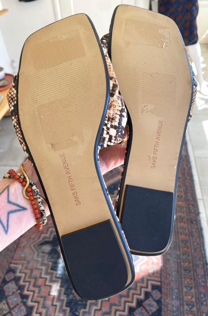 LOOP - Saks 5th Avenue Slides, Sz 9 (#454)
