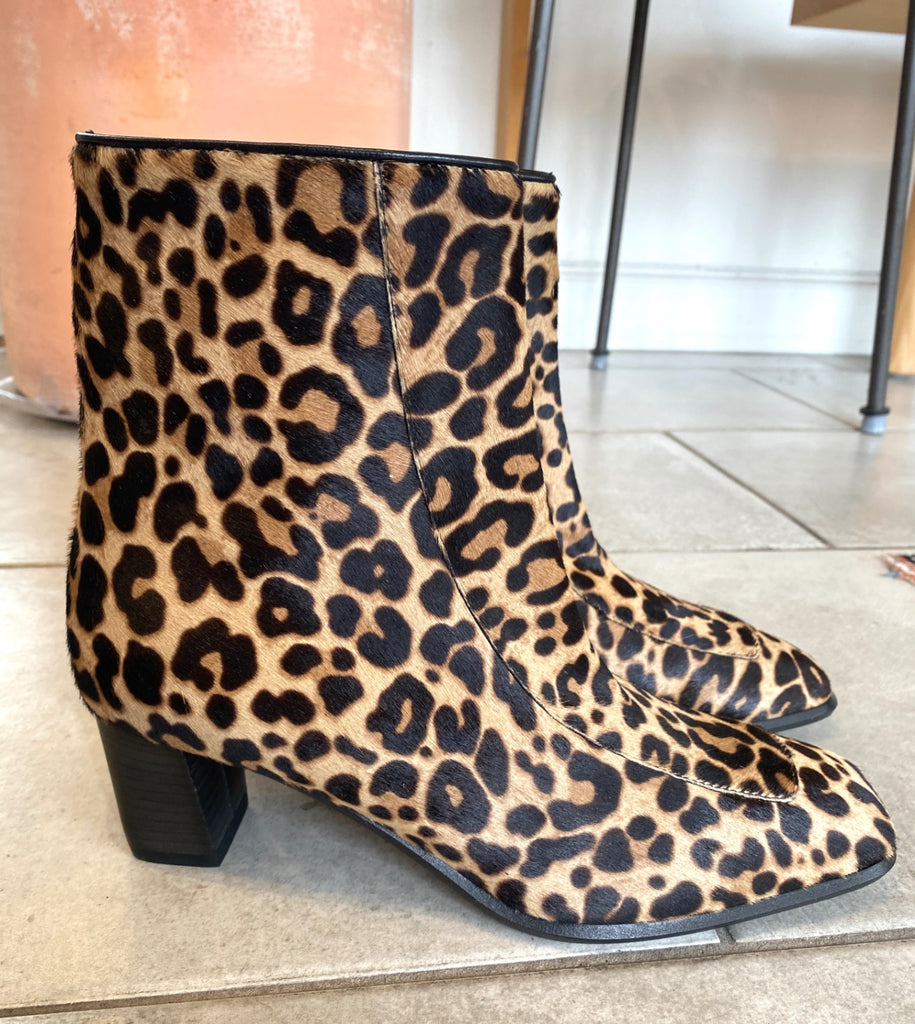 LOOP - Banana Republic Animal Print Booties, Sz 8 (#18) New!