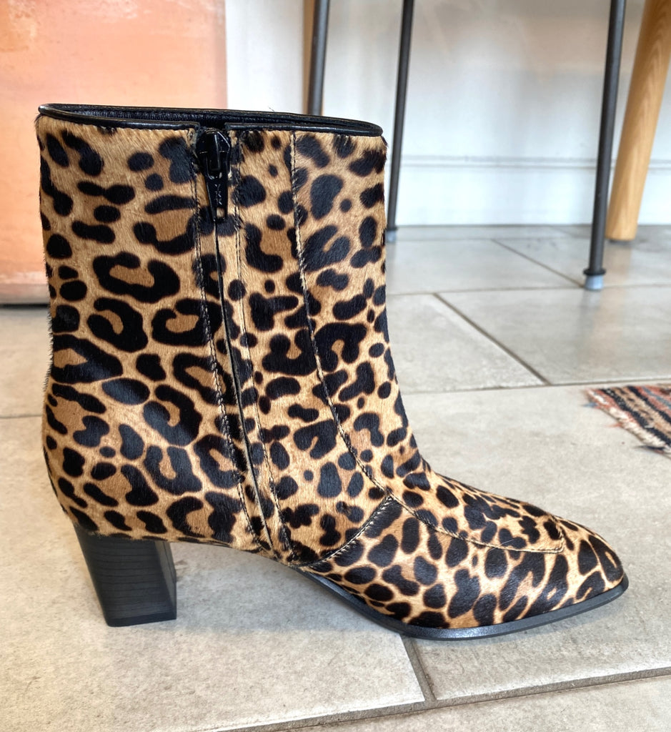 LOOP - Banana Republic Animal Print Booties, Sz 8 (#18) New!