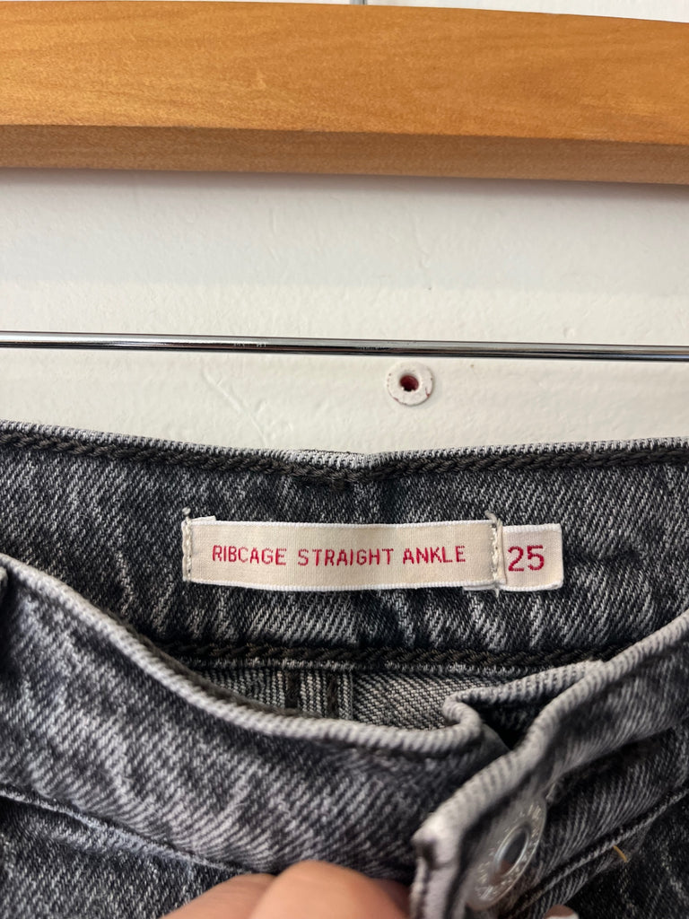LOOP - Levi’s Ribcage Straight Ankle Jeans, Sz 25 (#423)