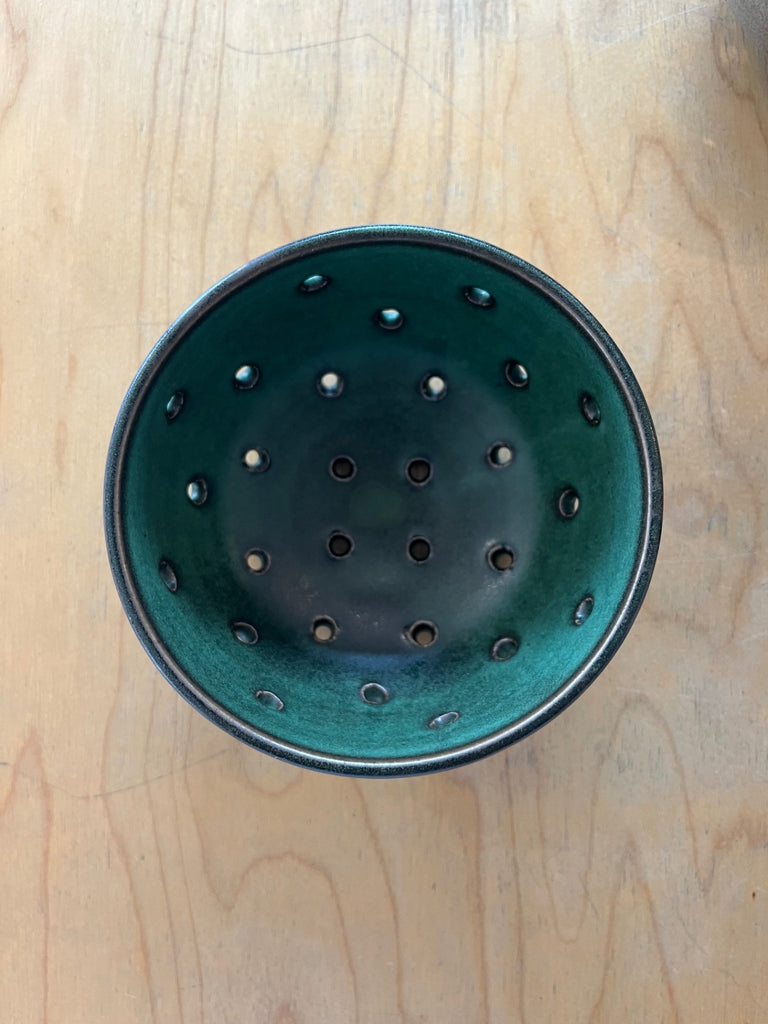 Clay Vessels - Ceramic Berry Bowl (Deep green) 