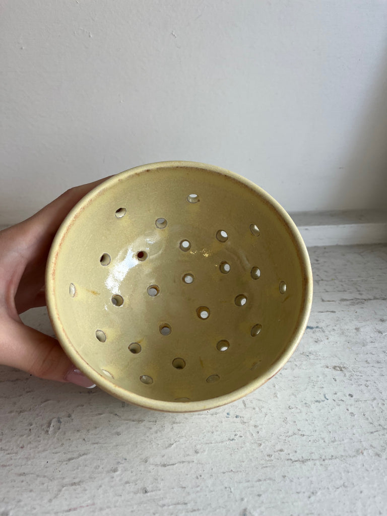 Clay Vessels - Ceramic Berry Bowl (Butter yellow) 