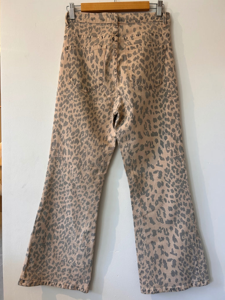 LOOP - The Great. Leopard Print Flare Jeans, Sz. 25 (#54)