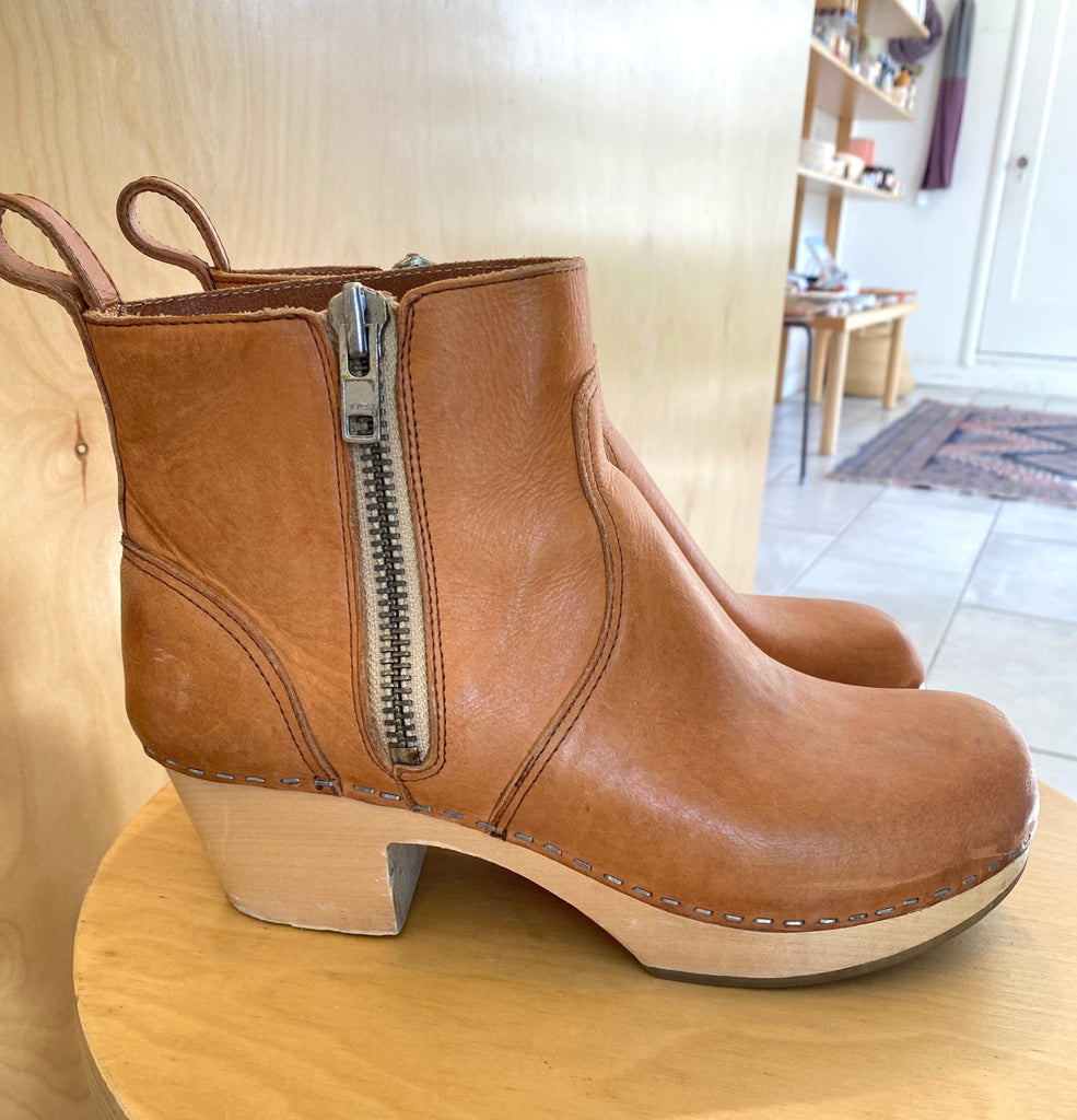 LOOP - Swedish Hasbeens Clog Booties, Sz 41 (#419)