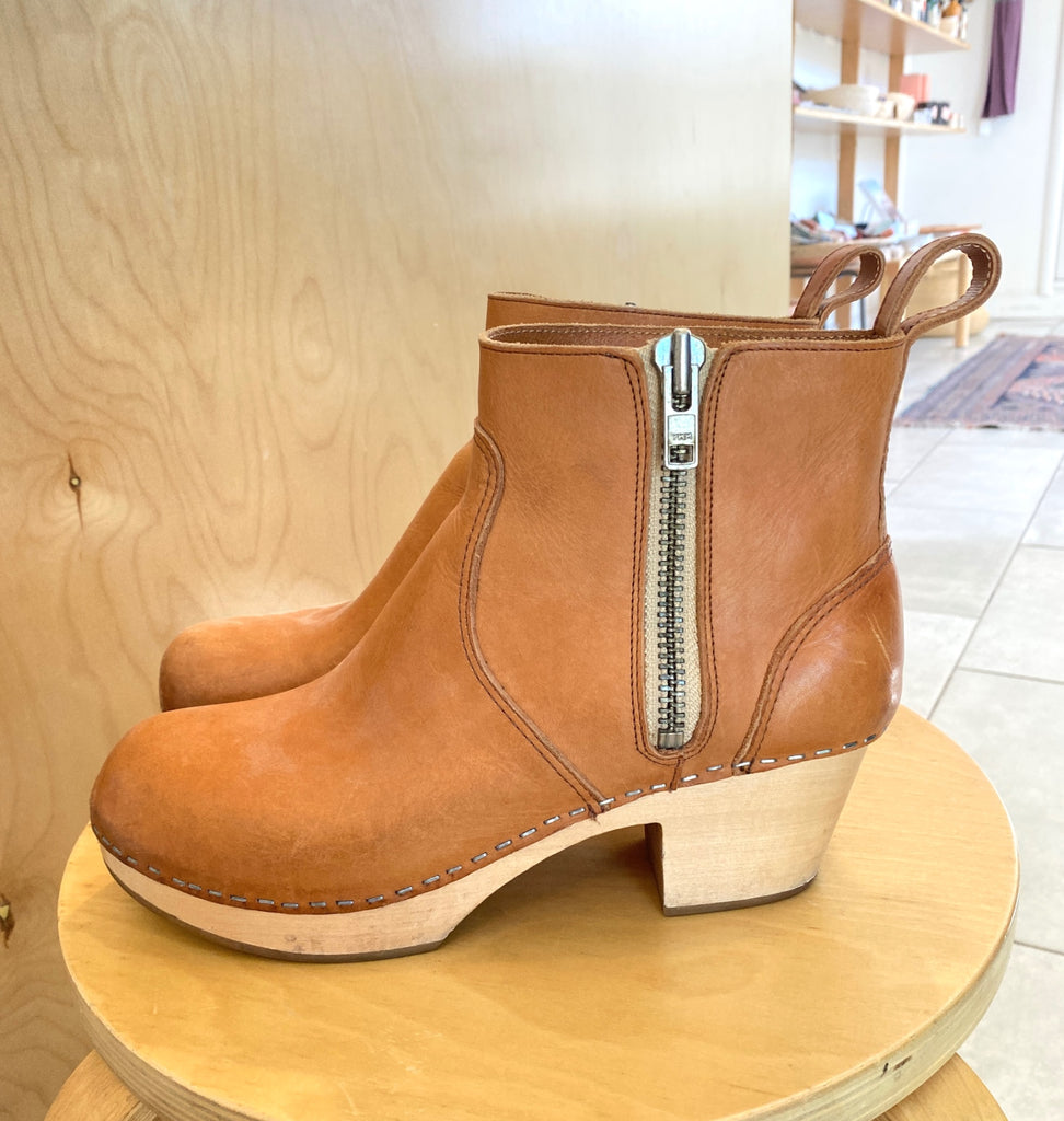 LOOP - Swedish Hasbeens Clog Booties, Sz 41 (#419)