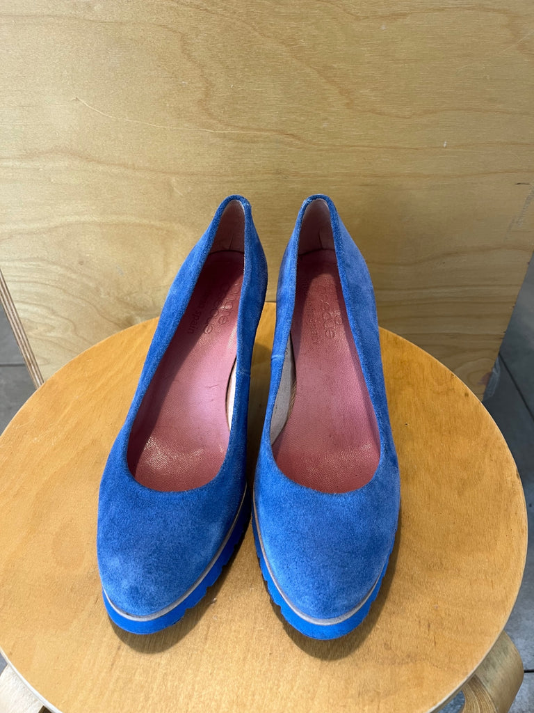 LOOP - Andre Assous Blue Suede Heels, Sz 7.5 (#41)