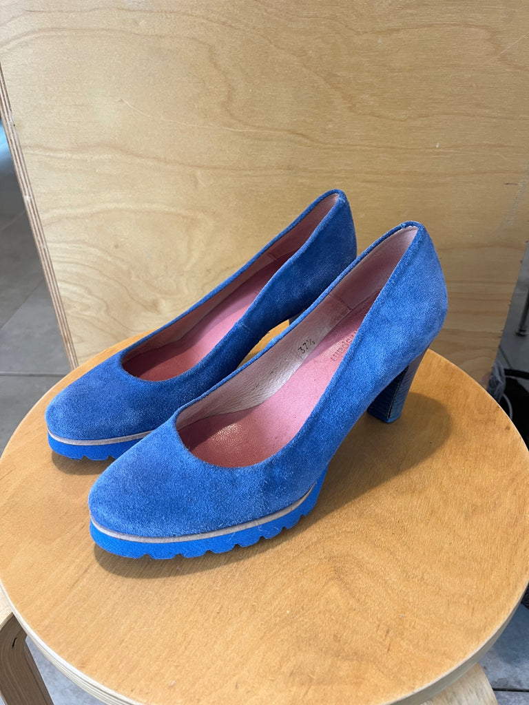 LOOP - Andre Assous Blue Suede Heels, Sz 7.5 (#41)