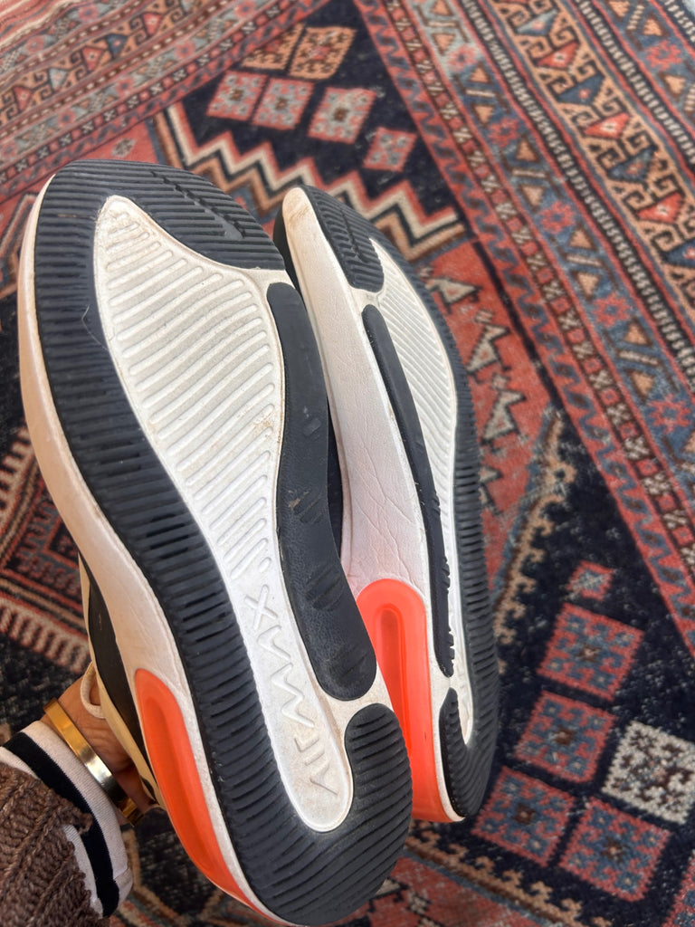 LOOP - Nike Air Max, Sz 9.5 (#413)