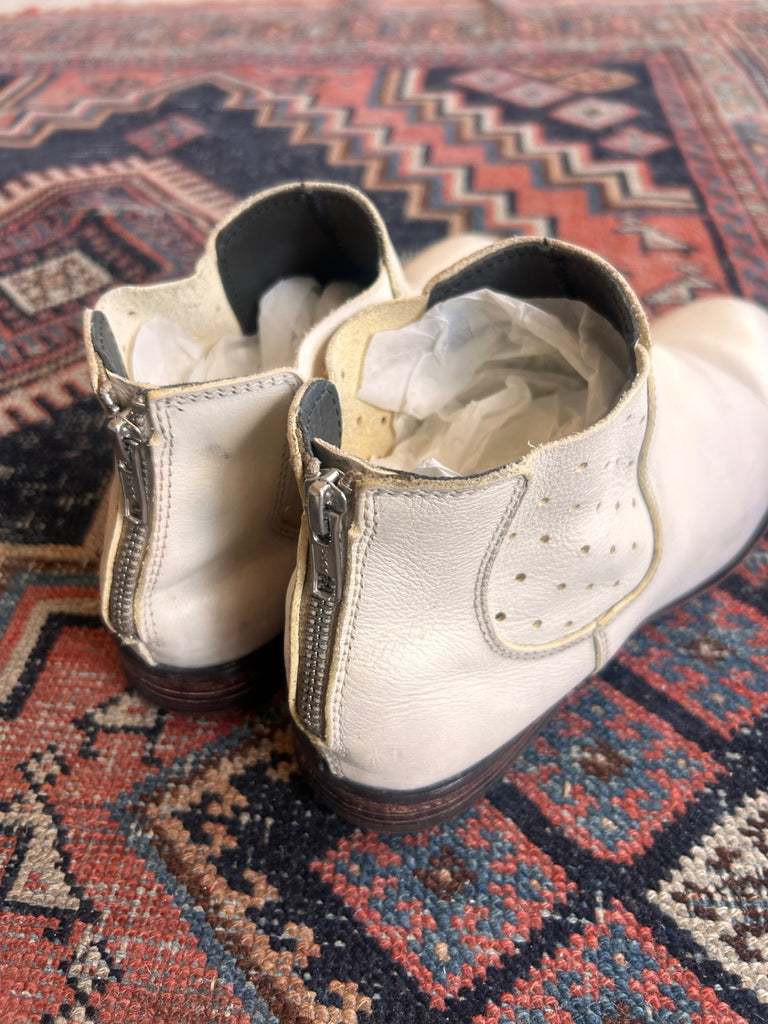 LOOP - MOMA White Leather Ankle Boots, Sz 40 (#413)