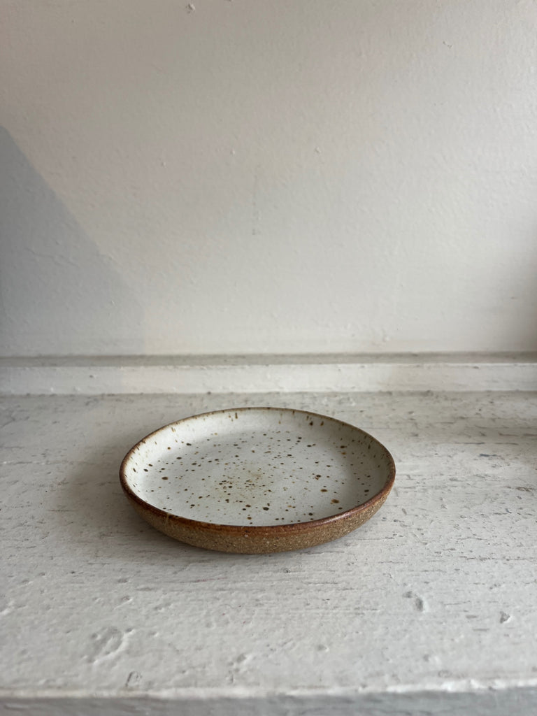 Clay Vessels- White Speckled Cake Plate