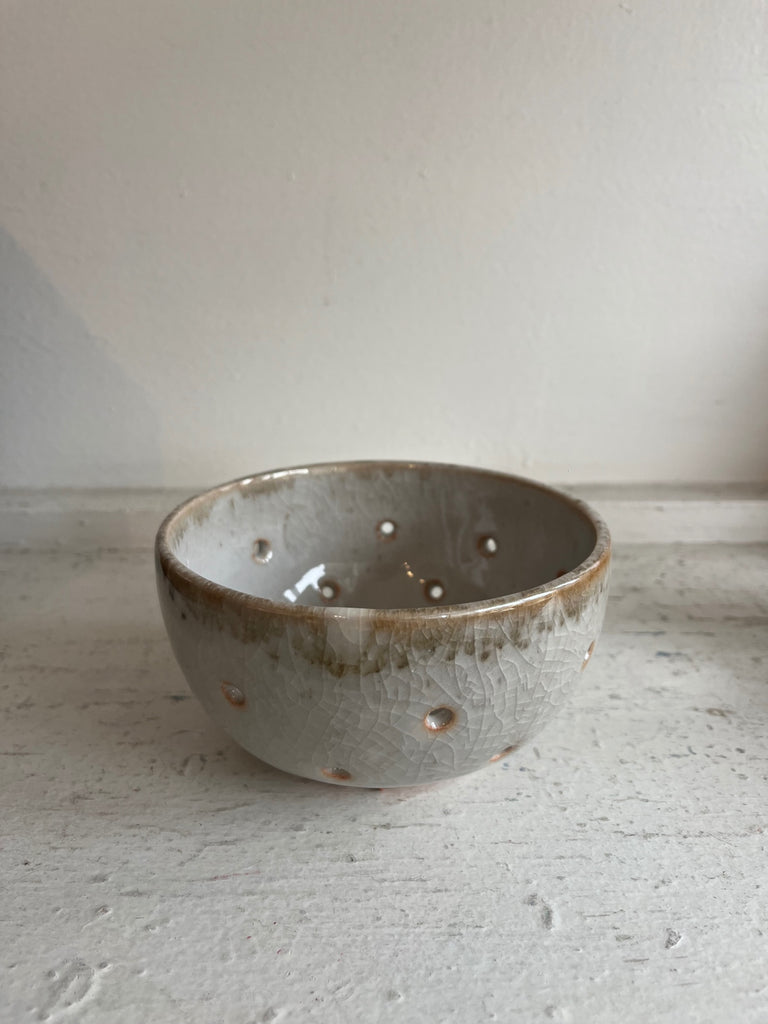 Clay Vessels - Ceramic Crackled White Berry Bowl