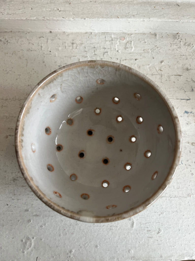 Clay Vessels - Ceramic Crackled White Berry Bowl