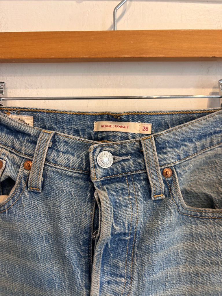 LOOP - Levi’s Wedgie Straight Blue Jeans, Sz. 26 (#137)
