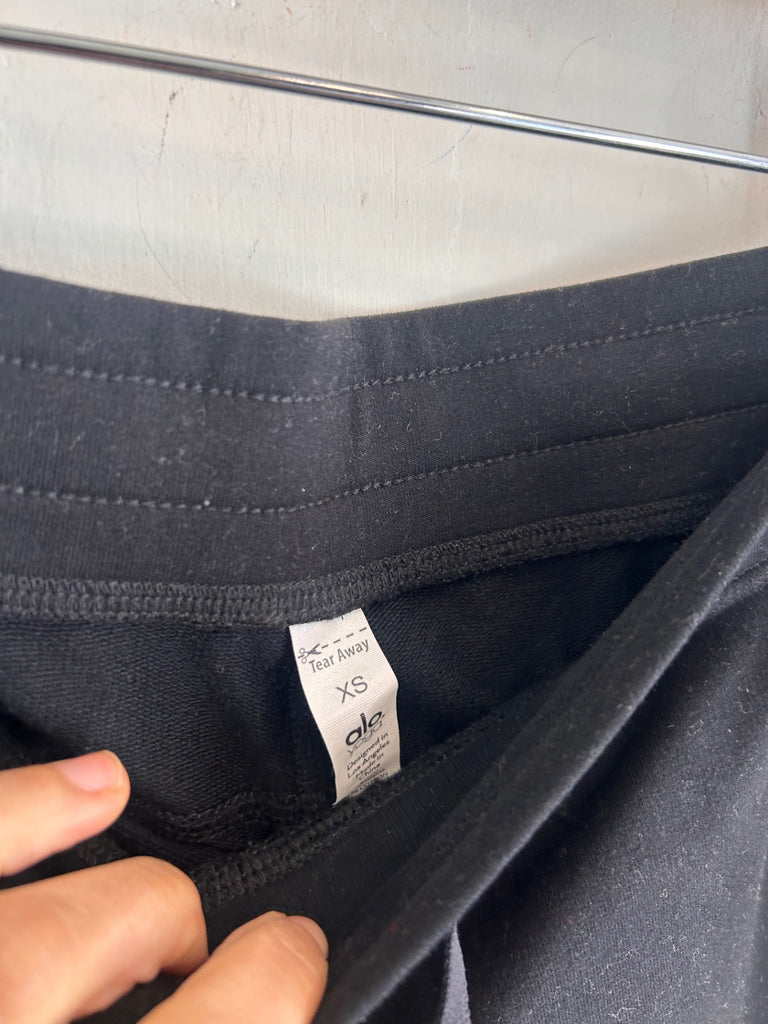 LOOP - ALO Black Joggers, Sz XS (#130)