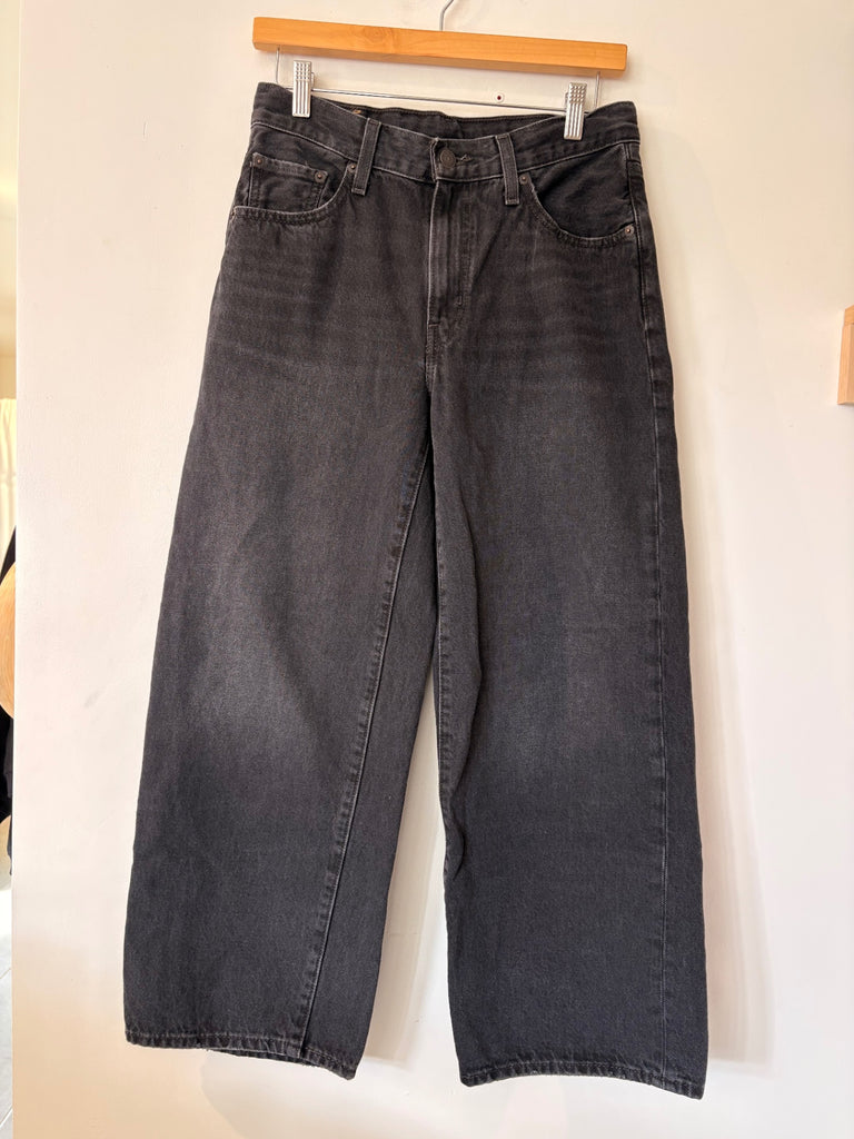 LOOP - Levi’s wide leg jeans, size 26 (#479)