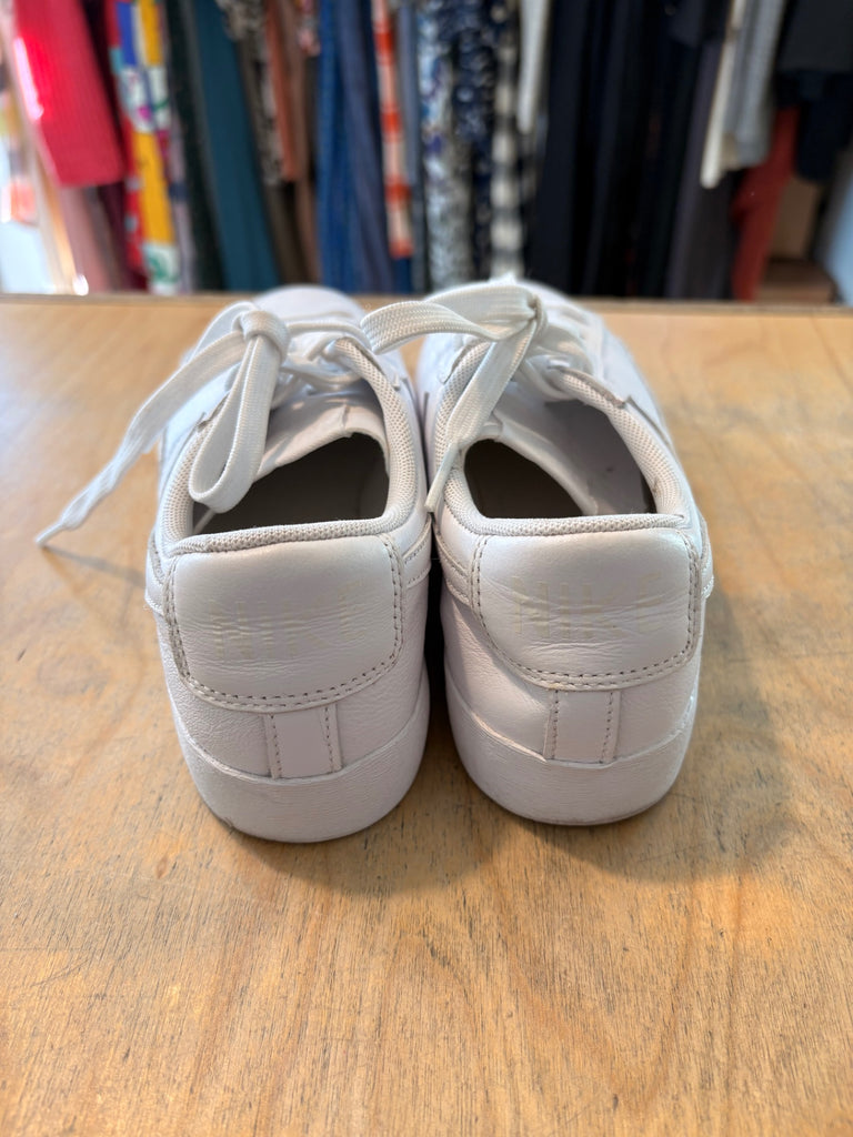 LOOP - Nike size 7.5 (#479)