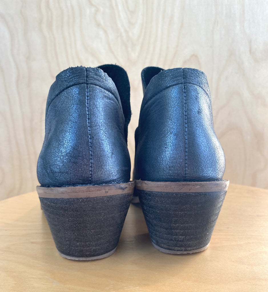 LOOP - Kelsi Dagger Booties, Sz 6 (#480)