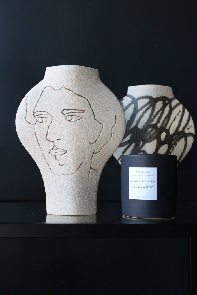 Na Nin - Black Pepper & Cedarwood Candle / 5oz
