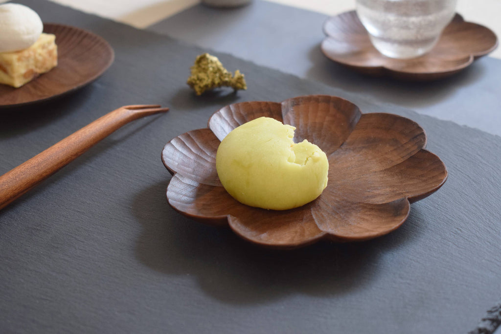 Senser Woodcraft - Black walnut Hand-carved flower plate