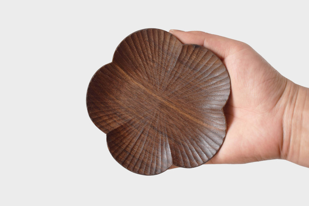 Senser Woodcraft - Black walnut Hand-carved flower plate