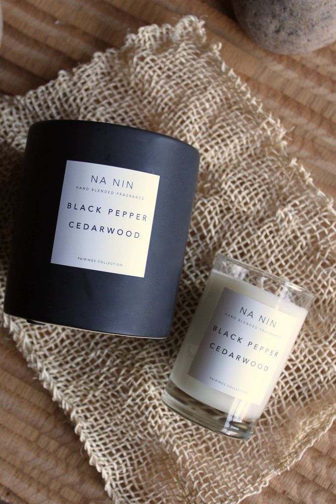 Na Nin - Black Pepper & Cedarwood Candle / 5oz