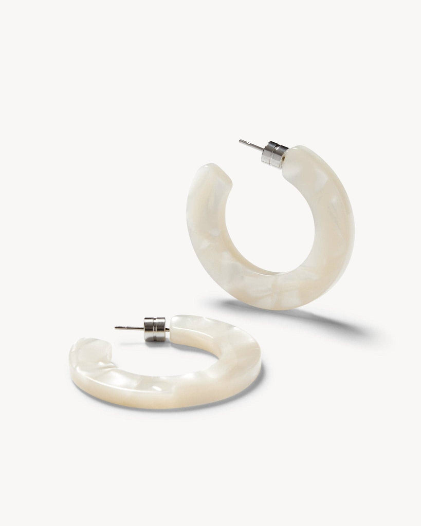 MACHETE - Kate Hoops in White Shell
