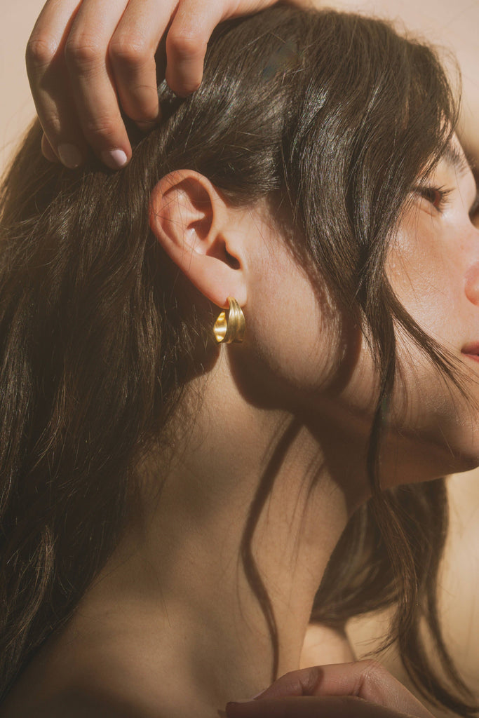 Mountainside Jewelry - Vena Earrings: Gold