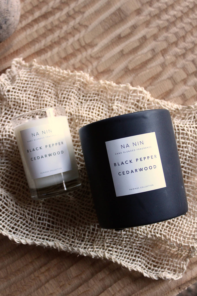 Na Nin - Black Pepper & Cedarwood Candle / 5oz