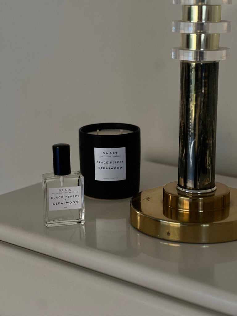 Na Nin - Black Pepper & Cedarwood Candle / 5oz