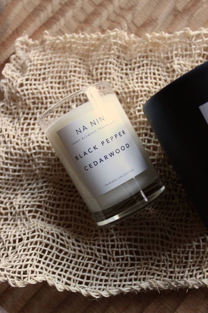 Na Nin - Black Pepper & Cedarwood Candle / 5oz