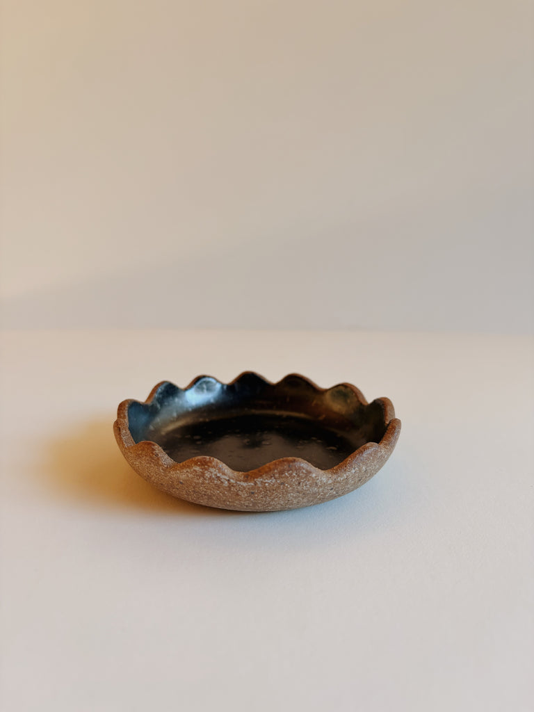 LH Ceramics - Small Wavy-Edge Dish